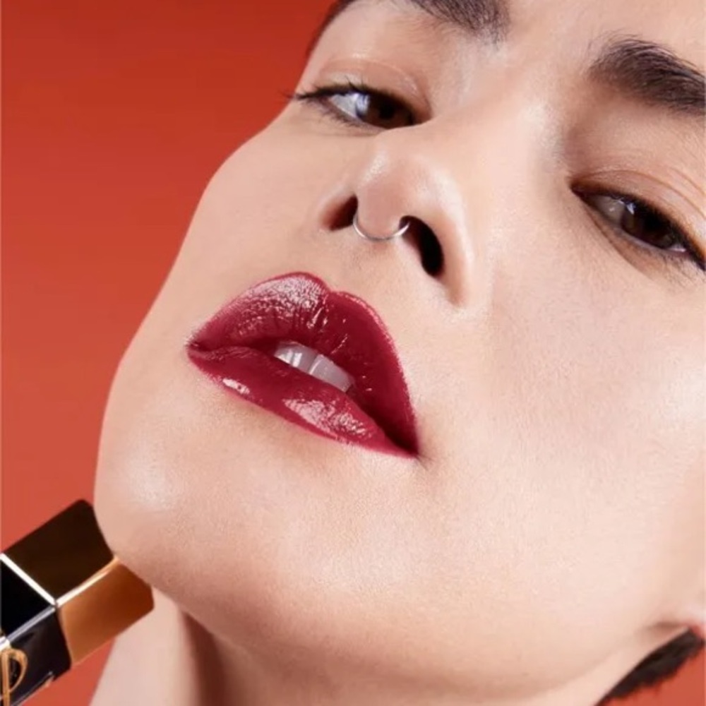 Yves Saint Laurent Rouge Pur Couture Intense 4 Revenge Red NIB - Picture 2 of 2